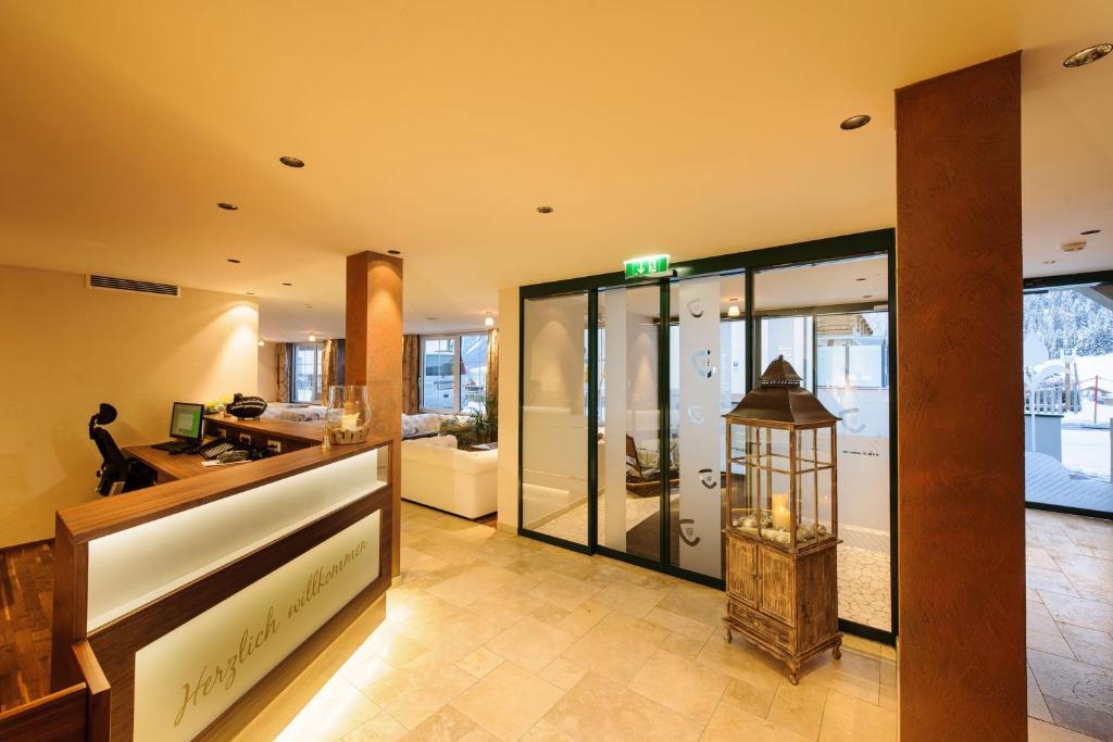 Hotel Jennys Schloessl Зерфаус Екстер'єр фото